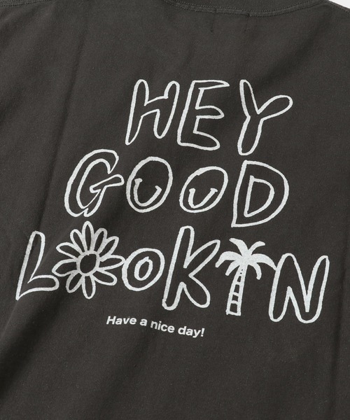 KRIFF MAYER（クリフメイヤー）の「ビーチキャンプCOOLバックプリントタフTEE(HEY)（Tシャツ/カットソー・メンズ・チャコール/オフホワイト・MEDIUM/LARGE/X-LARGE）」の8枚目の写真