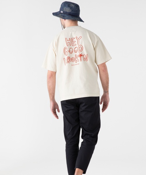 KRIFF MAYER（クリフメイヤー）の「ビーチキャンプCOOLバックプリントタフTEE(HEY)（Tシャツ/カットソー・メンズ・チャコール/オフホワイト・MEDIUM/LARGE/X-LARGE）」の12枚目の写真