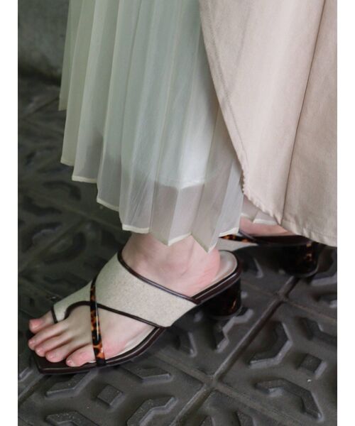 MURUA（ムルーア）の「モードパイピングサンダル（サンダル・レディース・ブラック/ブラウン・35/36/37）」の9枚目の写真