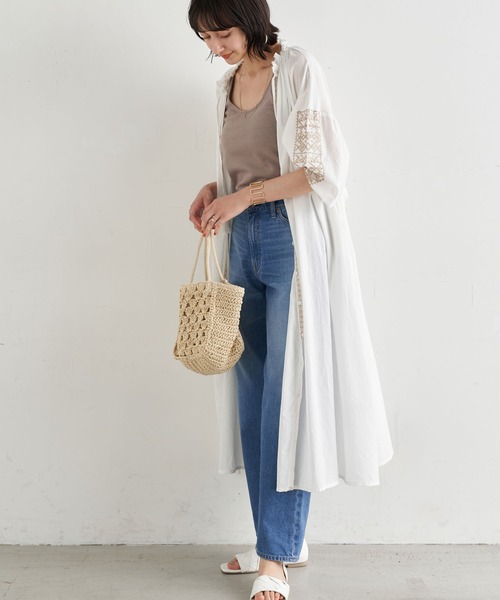 earth music&ecology(アースミュージックアンドエコロジー)の「クロスステッチワンピース *(ワンピース・レディース・ベージュ/オフホワイト/サックスブルー/モカ・FREE)」の1枚目の写真