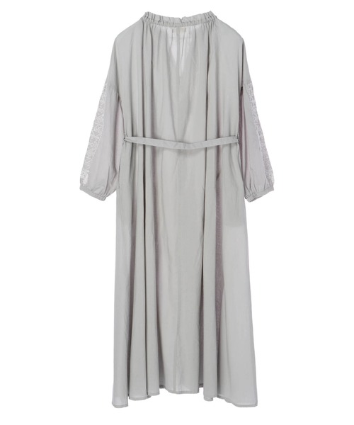 earth music&ecology(アースミュージックアンドエコロジー)の「クロスステッチワンピース *(ワンピース・レディース・ベージュ/オフホワイト/サックスブルー/モカ・FREE)」の8枚目の写真