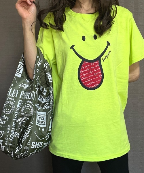 GGD(ジージーディー)の「エコバック付きSMILEYFACEスマイル半袖Tシャツ(Tシャツ/カットソー・メンズ・ホワイト系その他2/グレー/ブラック系その他2/ブラック/ホワイト/ピンク/イエロー/ネイビー系1・L/M/LL)」の7枚目の写真