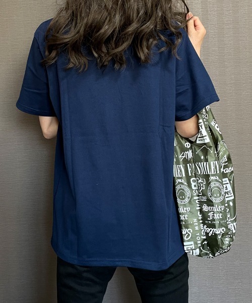 GGD(ジージーディー)の「エコバック付きSMILEYFACEスマイル半袖Tシャツ(Tシャツ/カットソー・メンズ・ホワイト系その他2/グレー/ブラック系その他2/ブラック/ホワイト/ピンク/イエロー/ネイビー系1・L/M/LL)」の20枚目の写真