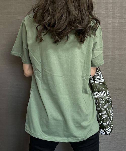 GGD(ジージーディー)の「エコバック付きSMILEYFACEスマイル半袖Tシャツ(Tシャツ/カットソー・メンズ・ホワイト系その他2/グレー/ブラック系その他2/ブラック/ホワイト/ピンク/イエロー/ネイビー系1・L/M/LL)」の9枚目の写真