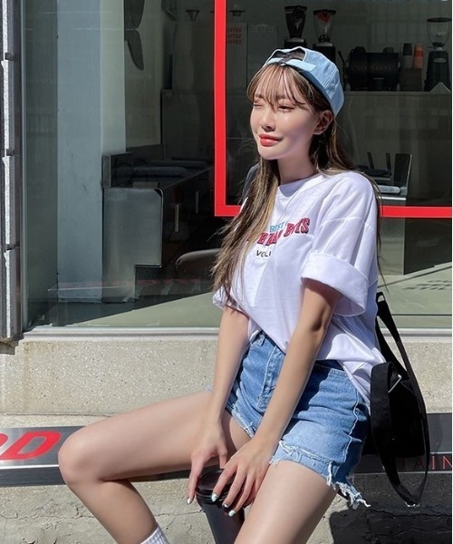 SONA(ソナ)の「SONYUNARA デイリーダメージデニムショートパンツ(デニムパンツ・レディース・ブルー・SMALL/MEDIUM)」の9枚目の写真