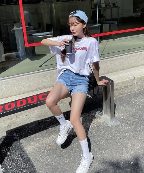 SONA(ソナ)の「SONYUNARA デイリーダメージデニムショートパンツ(デニムパンツ・レディース・ブルー・SMALL/MEDIUM)」の10枚目の写真