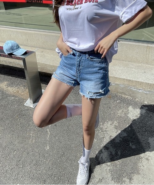 SONA(ソナ)の「SONYUNARA デイリーダメージデニムショートパンツ(デニムパンツ・レディース・ブルー・SMALL/MEDIUM)」の4枚目の写真