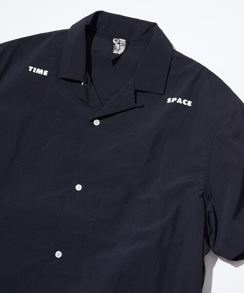 BILLIONAIRE BOYS CLUB(ビリオネア・ボーイズ・クラブ)の「BILLIONAIRE BOYS CLUB/ビリオネア・ボーイズ・クラブ 別注 BBC TOWN GRAPHIC BACK PRINT SHIRT/タウン グラフィック バックプリント 半袖シャツ(シャツ/ブラウス・メンズ・ブラック/ベージュ/モスグリーン・X-LARGE/LARGE/MEDIUM)」の5枚目の写真