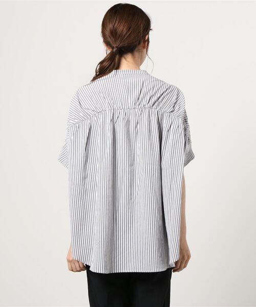 JF Ready Made（ジェイエフレディメイド）の「[Jf Ready Made/ジェイエフレディメイド] コットンローン ノーカラーバックギャザーオーバーシャツブラウス（シャツ/ブラウス・レディース・ベージュ/オフホワイト/ストライプ・F）」の14枚目の写真