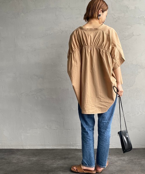 JF Ready Made（ジェイエフレディメイド）の「[Jf Ready Made/ジェイエフレディメイド] コットンローン ノーカラーバックギャザーオーバーシャツブラウス（シャツ/ブラウス・レディース・ベージュ/オフホワイト/ストライプ・F）」の10枚目の写真