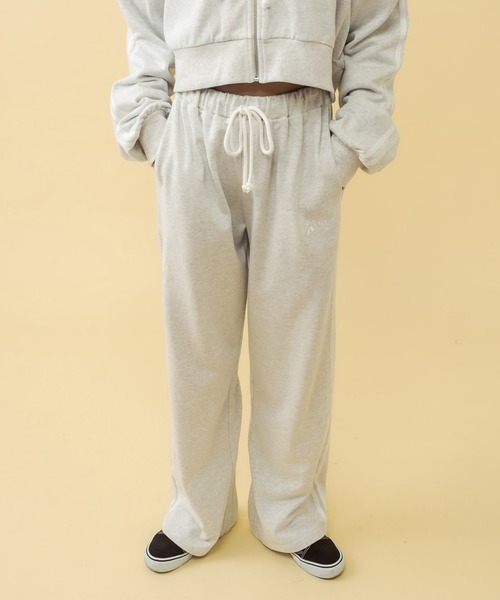 RASVOA(ラスボア)の「【セットアップ着用可】2ラインストレートパンツ(その他パンツ・レディース・グリーン/グレー/ブラック・FREE)」の1枚目の写真