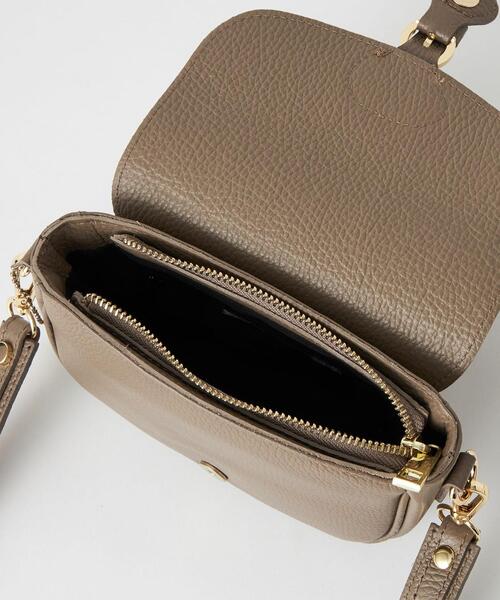 LAURA DI MAGGIO（ローラディマッジオ）の「＜LAURA DI MAGGIO（ラウラ ディ マッジオ）＞ ベルトフラップ ミニ ショルダーバッグ（ショルダーバッグ・レディース・ブラック/モカ/ライトピンク・FREE）」の10枚目の写真