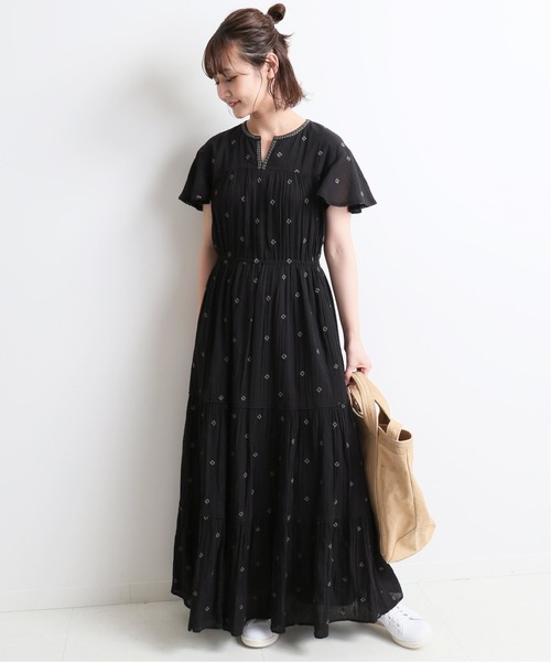 SLOBE IENA(スローブイエナ)の「フラワーエンブロイダリーフレアワンピース【手洗い可能】◆(ワンピース・レディース・ブラック/グリーン・FREE)」の2枚目の写真