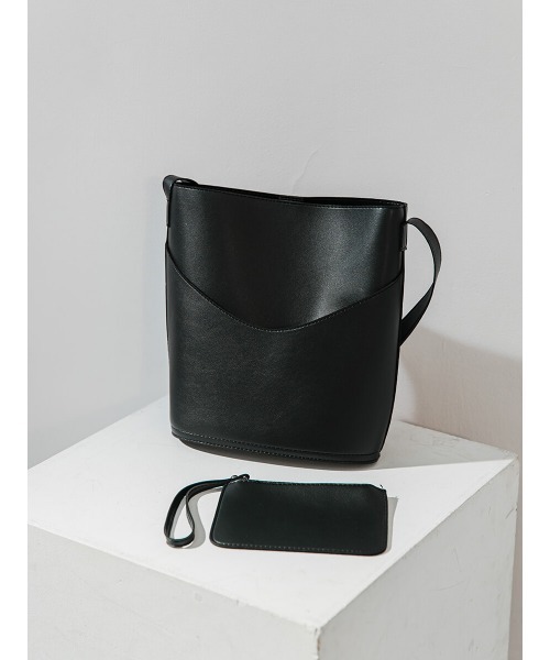 Ayla（アイラ）の「bucket shoulder bag（ショルダーバッグ・レディース・ブラック・FREE）」の7枚目の写真