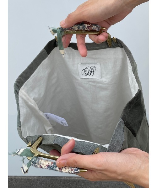 BEARDSLEY（ビアズリー）の「パッチワークトート（トートバッグ・レディース・カーキ・FREE）」の4枚目の写真