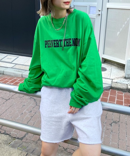 WHO'S WHO gallery（フーズフーギャラリー）の「PERVERTカレッジロンT（Tシャツ/カットソー・レディース・ブラック/ブラウン/オフホワイト/グリーン/オートミール・FREE）」の5枚目の写真