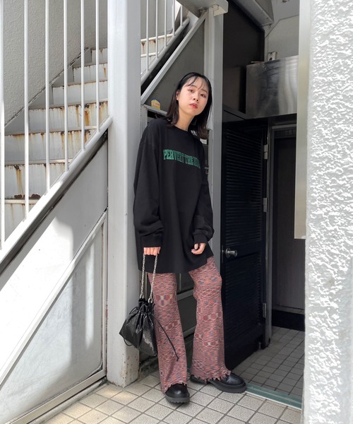WHO'S WHO gallery（フーズフーギャラリー）の「PERVERTカレッジロンT（Tシャツ/カットソー・レディース・ブラック/ブラウン/オフホワイト/グリーン/オートミール・FREE）」の22枚目の写真