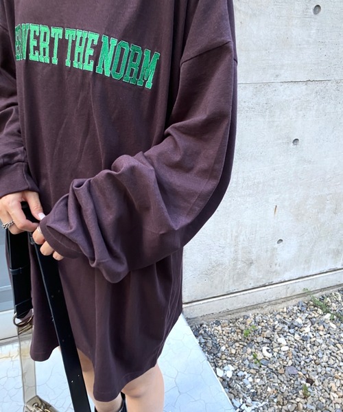 WHO'S WHO gallery（フーズフーギャラリー）の「PERVERTカレッジロンT（Tシャツ/カットソー・レディース・ブラック/ブラウン/オフホワイト/グリーン/オートミール・FREE）」の19枚目の写真