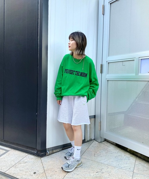 WHO'S WHO gallery（フーズフーギャラリー）の「PERVERTカレッジロンT（Tシャツ/カットソー・レディース・ブラック/ブラウン/オフホワイト/グリーン/オートミール・FREE）」の15枚目の写真