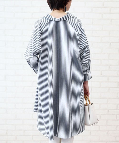 BELLUNA（ベルーナ）の「バックタック使いロングシャツワンピース（シャツワンピース・レディース・ストライプ/チェック・MEDIUM/LARGE/X-LARGE）」の6枚目の写真