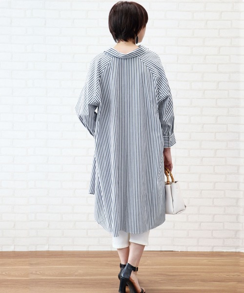BELLUNA（ベルーナ）の「バックタック使いロングシャツワンピース（シャツワンピース・レディース・ストライプ/チェック・MEDIUM/LARGE/X-LARGE）」の18枚目の写真