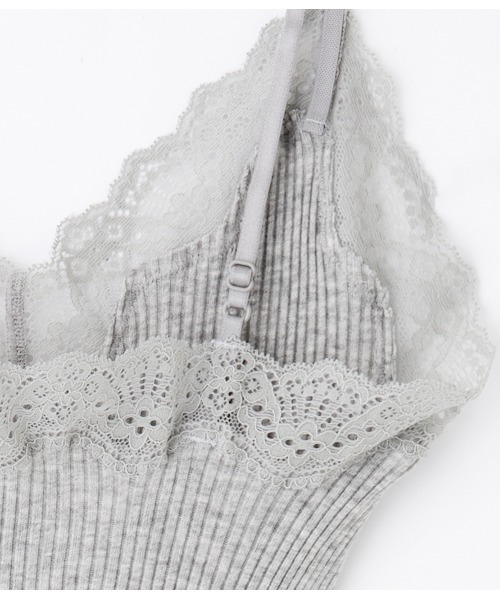 PEACH JOHN（ピーチジョン）の「【綿100％／オーガニックコットン！オールシーズン快適な着心地】オーガニックコットンレーストリムキャミ（キャミソール・レディース・ブラック/アイボリー/ヘザーグレー/ミント/ピンクベージュ/ブルーグレー/ラベンダー/ダークラベンダー/ライトブルー/ブラウン/スモークピンク/グレー・S/M/M/L）」の13枚目の写真