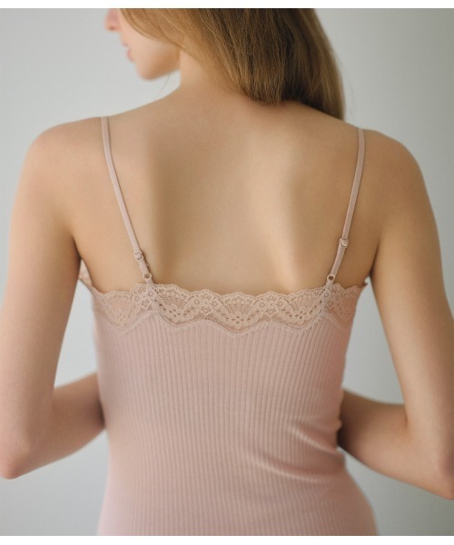 PEACH JOHN（ピーチジョン）の「【綿100％／オーガニックコットン！オールシーズン快適な着心地】オーガニックコットンレーストリムキャミ（キャミソール・レディース・ブラック/アイボリー/ヘザーグレー/ミント/ピンクベージュ/ブルーグレー/ラベンダー/ダークラベンダー/ライトブルー/ブラウン/スモークピンク/グレー・S/M/M/L）」の21枚目の写真