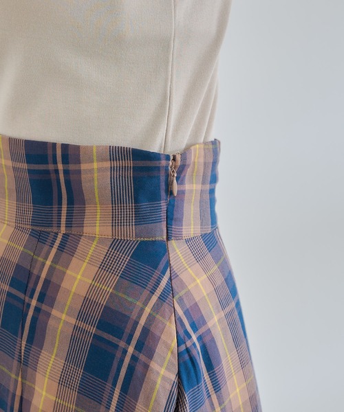 DouDou（ドゥドゥ）の「チェックフレアスカート（スカート・レディース・カーキ/ネイビー・FREE）」の6枚目の写真