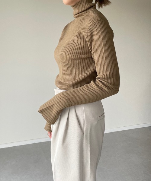 y/m by misato（イムバイミサト）の「リブタートルネックニットトップス（ニット/セーター・レディース・ブラック/ベージュ/オリーブ/アイボリー・FREE）」の15枚目の写真