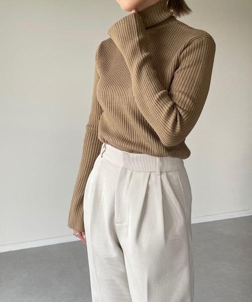 y/m by misato（イムバイミサト）の「リブタートルネックニットトップス（ニット/セーター・レディース・ブラック/ベージュ/オリーブ/アイボリー・FREE）」の11枚目の写真