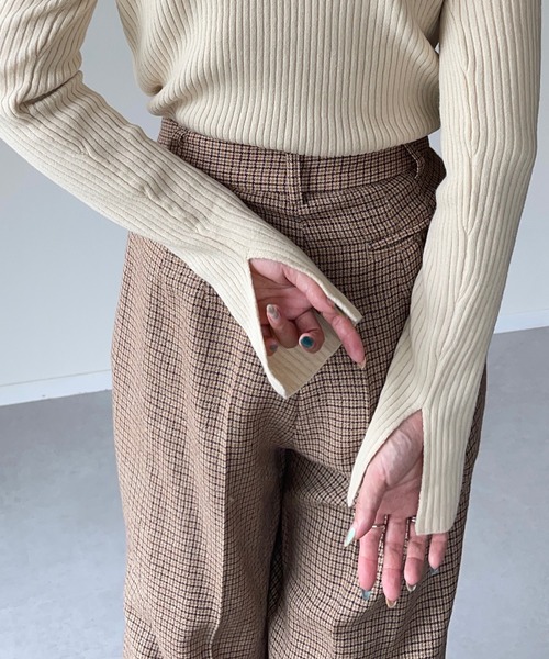 y/m by misato（イムバイミサト）の「リブタートルネックニットトップス（ニット/セーター・レディース・ブラック/ベージュ/オリーブ/アイボリー・FREE）」の5枚目の写真