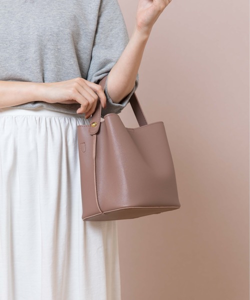 flower(フラワー)の「クラシックバケットバッグ(ショルダーバッグ・レディース・ピンク/ベージュ/グレー・FREE)」の3枚目の写真