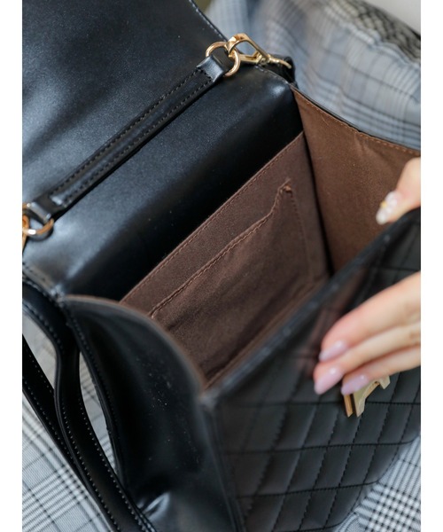 Areeam（アリーム）の「パールハンドルキルティングバッグ（ショルダーバッグ・レディース・ブラック・FREE）」の7枚目の写真