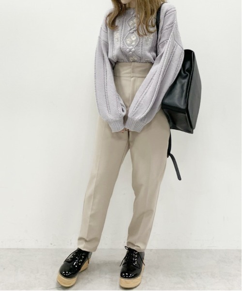 OLIVE des OLIVE（オリーブデオリーブ）の「【WEB限定】花のあるケーブルニット（ニット/セーター・レディース・オフホワイト/ベージュ/サックスブルー・FREE）」の5枚目の写真