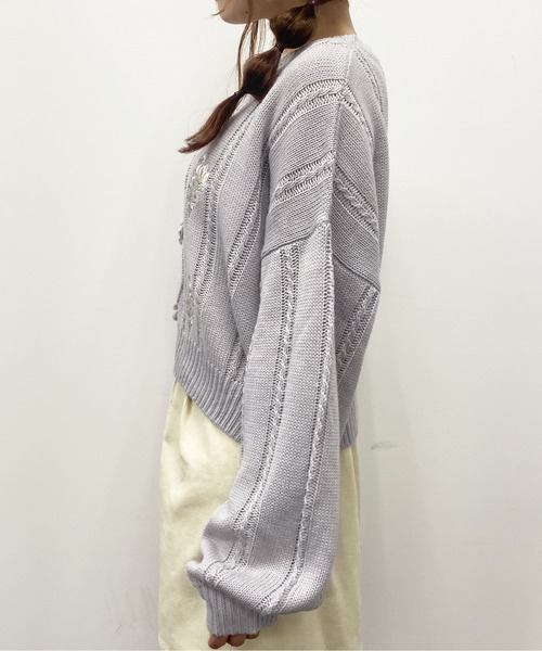 OLIVE des OLIVE（オリーブデオリーブ）の「【WEB限定】花のあるケーブルニット（ニット/セーター・レディース・オフホワイト/ベージュ/サックスブルー・FREE）」の14枚目の写真