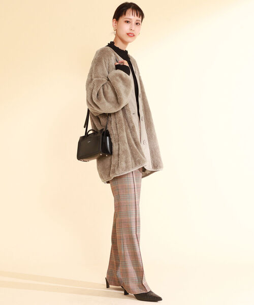 Ray BEAMS(レイビームス)の「Ray BEAMS / ボア フリース ビッグ カーディガン(カーディガン/ボレロ・レディース・ブラック/ベージュ/オフホワイト・ONE SIZE)」の8枚目の写真