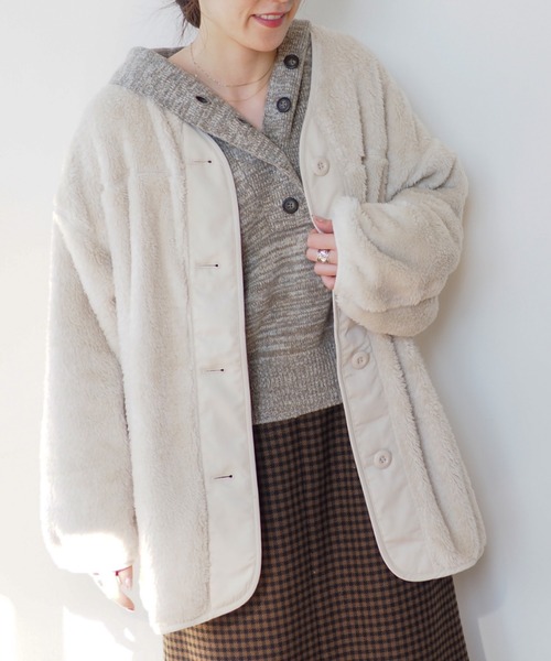 Ray BEAMS(レイビームス)の「Ray BEAMS / ボア フリース ビッグ カーディガン(カーディガン/ボレロ・レディース・ブラック/ベージュ/オフホワイト・ONE SIZE)」の2枚目の写真