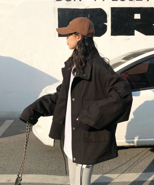 emi+（エミプラス）の「BIGシルエットハイネックジャケット（ミリタリージャケット・レディース・グリーン/ブラック・FREE）」の11枚目の写真