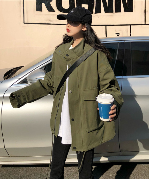 emi+（エミプラス）の「BIGシルエットハイネックジャケット（ミリタリージャケット・レディース・グリーン/ブラック・FREE）」の16枚目の写真