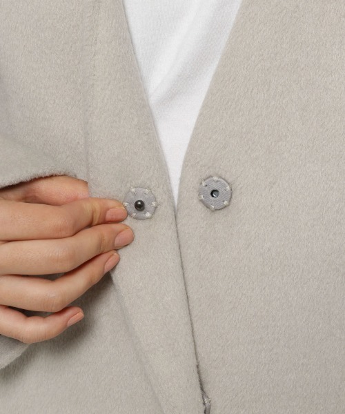 LOWRYS FARM（ローリーズファーム）の「メリノノーカラーコート　949104（ノーカラージャケット・レディース・ブラック/ブラウン/ブルー/アイボリー・FREE）」の10枚目の写真