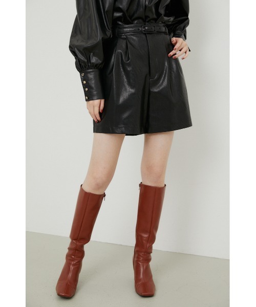 rienda（リエンダ）の「フェイクレザーショートパンツ（その他パンツ・レディース・ブラック/パープル/ライトグリーン・SMALL/MEDIUM/X-SMALL）」の9枚目の写真
