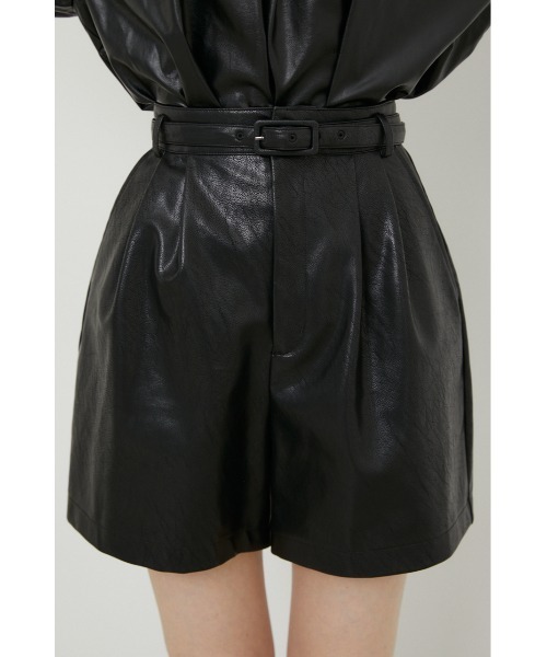 rienda（リエンダ）の「フェイクレザーショートパンツ（その他パンツ・レディース・ブラック/パープル/ライトグリーン・SMALL/MEDIUM/X-SMALL）」の4枚目の写真