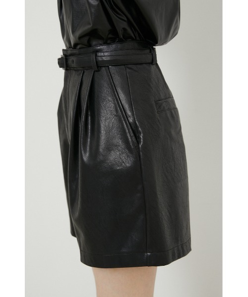 rienda（リエンダ）の「フェイクレザーショートパンツ（その他パンツ・レディース・ブラック/パープル/ライトグリーン・SMALL/MEDIUM/X-SMALL）」の12枚目の写真