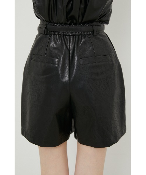 rienda（リエンダ）の「フェイクレザーショートパンツ（その他パンツ・レディース・ブラック/パープル/ライトグリーン・SMALL/MEDIUM/X-SMALL）」の7枚目の写真