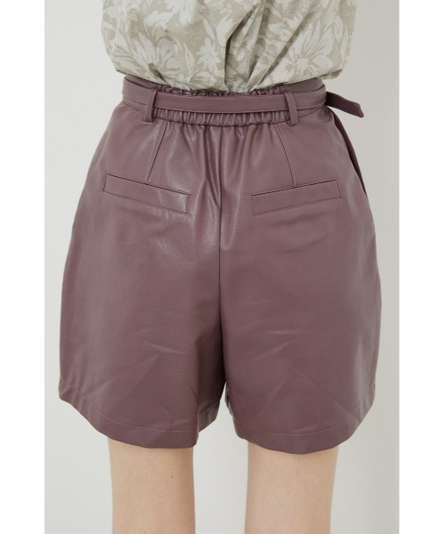 rienda（リエンダ）の「フェイクレザーショートパンツ（その他パンツ・レディース・ブラック/パープル/ライトグリーン・SMALL/MEDIUM/X-SMALL）」の11枚目の写真