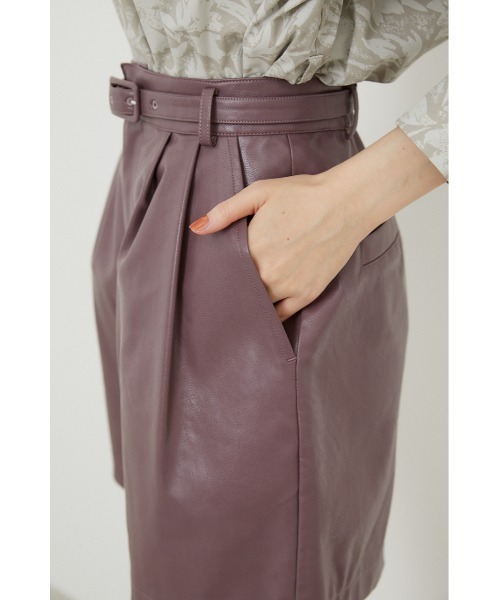 rienda（リエンダ）の「フェイクレザーショートパンツ（その他パンツ・レディース・ブラック/パープル/ライトグリーン・SMALL/MEDIUM/X-SMALL）」の6枚目の写真