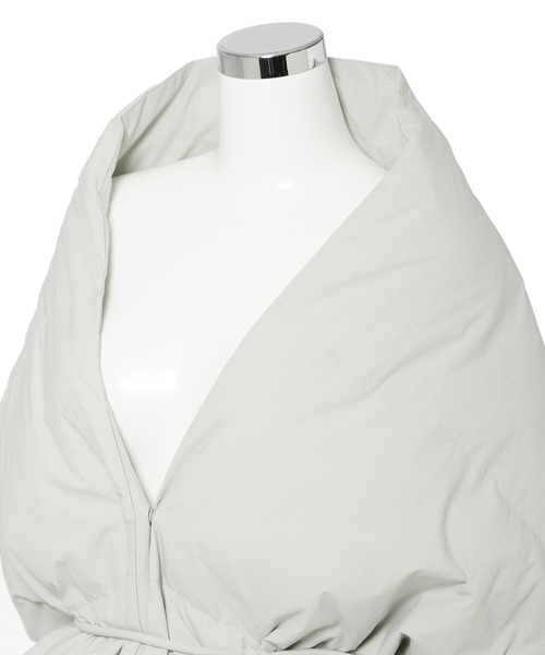 DRWCYS（ドロシーズ）の「ワイドダウンストール（ストール/ショール・レディース・ブラック/グレー・FREE）」の8枚目の写真