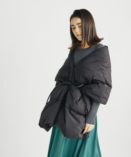 DRWCYS（ドロシーズ）の「ワイドダウンストール（ストール/ショール・レディース・ブラック/グレー・FREE）」の3枚目の写真