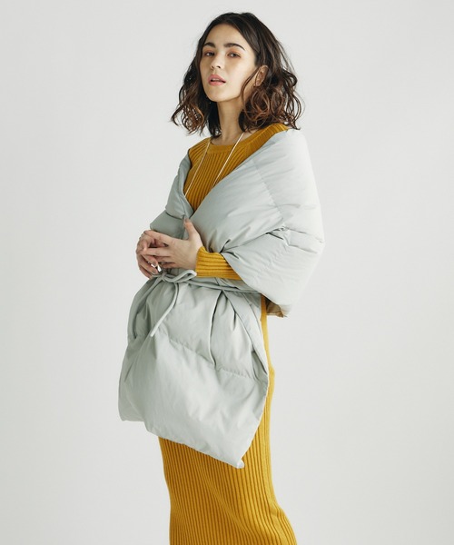 DRWCYS（ドロシーズ）の「ワイドダウンストール（ストール/ショール・レディース・ブラック/グレー・FREE）」の5枚目の写真