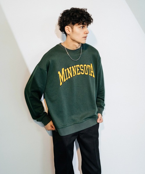 Ressaca（レサーカ）の「ビッグシルエット 裏毛カレッジロゴ 刺繍スウェット パラマス ミネソタ（スウェット・メンズ・ブラック/グレー/オフホワイト/ブルー/グリーン/ブルー系1/オレンジ/ブルー系/グリーン系1/オレンジ系/ブラック系/グリーン系/グレー系・M/L）」の15枚目の写真